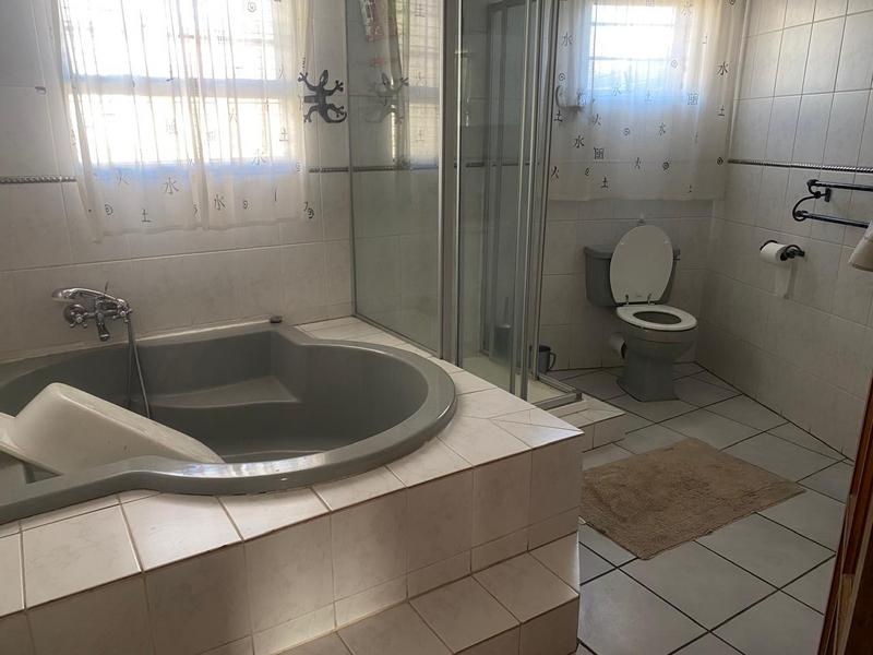 5 Bedroom Property for Sale in Balmoral Eastern Cape